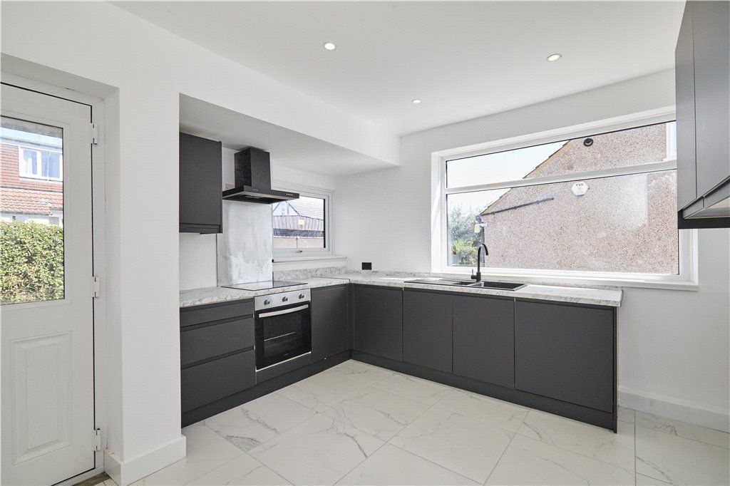 Property photo 3 of 15 Kitchen