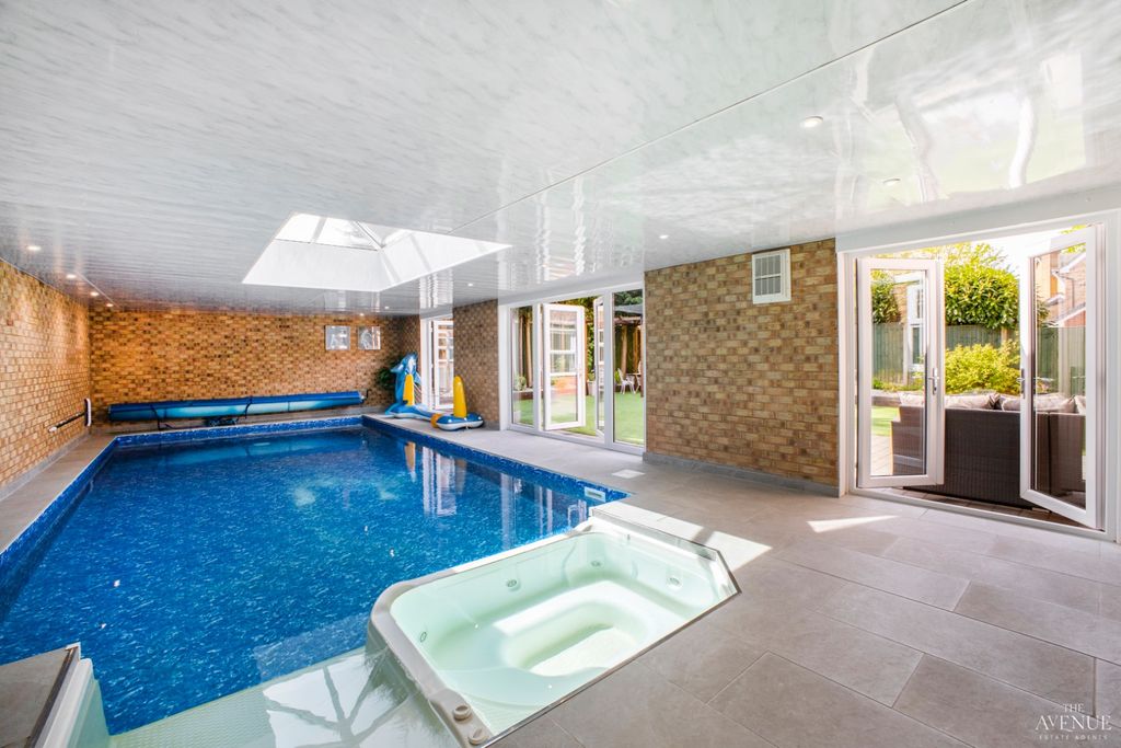 Property photo 2 of 40 4114485