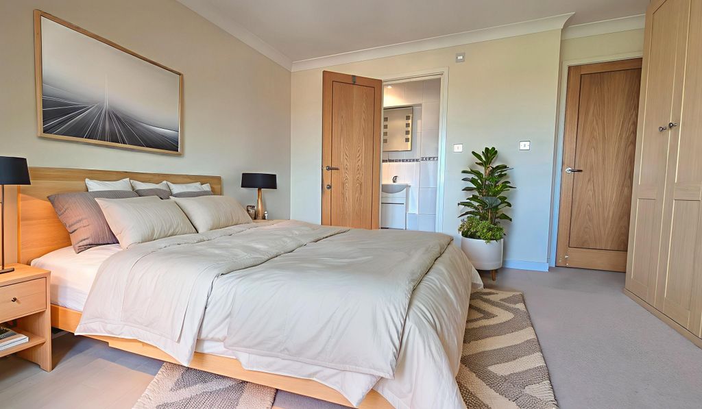 Property photo 3 of 17 Bedroom