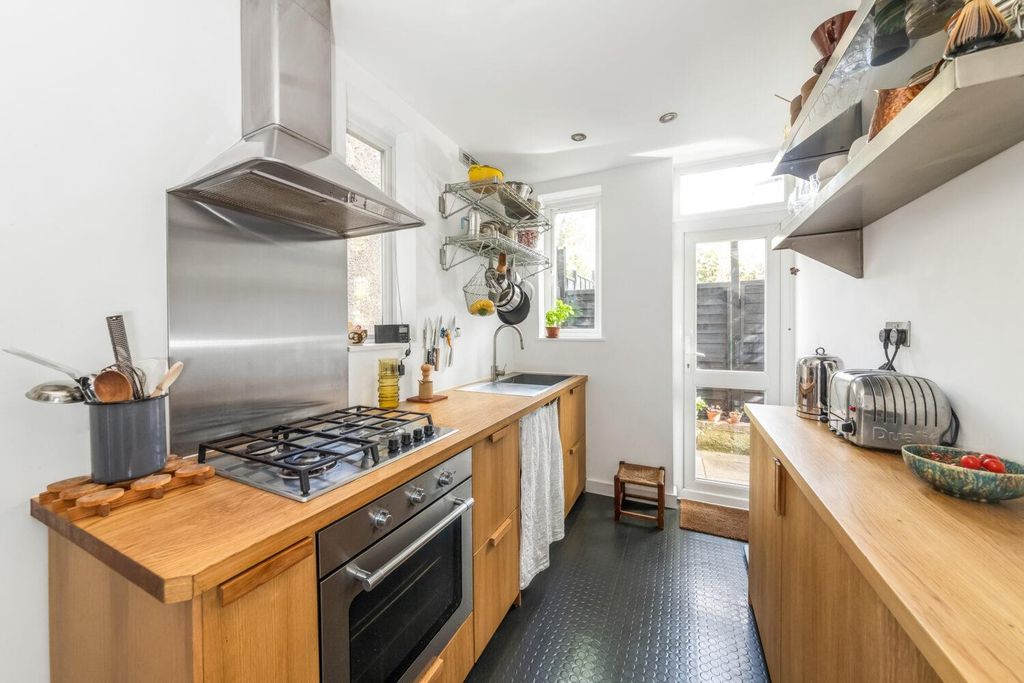 Property photo 3 of 13 3