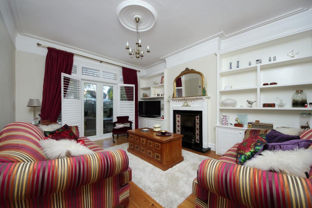 Property photo 3 of 19