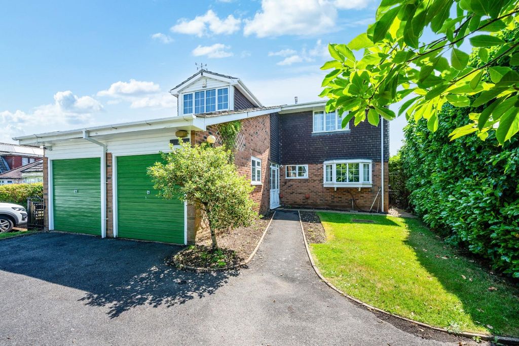Property photo 1 of 24 Woodmansterne Lane