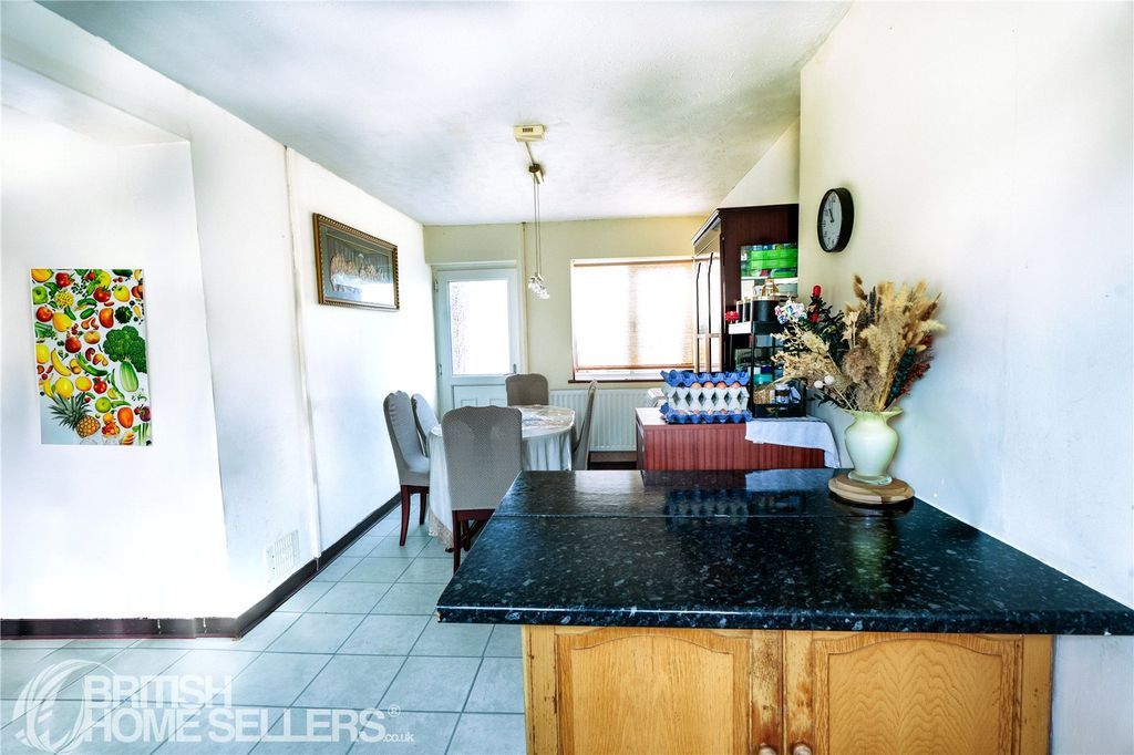 Property photo 3 of 16 Picture No. 05