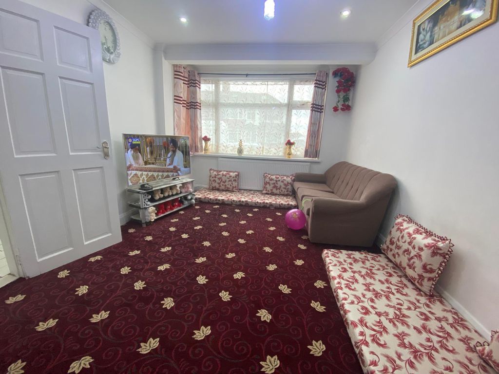 Property photo 3 of 17