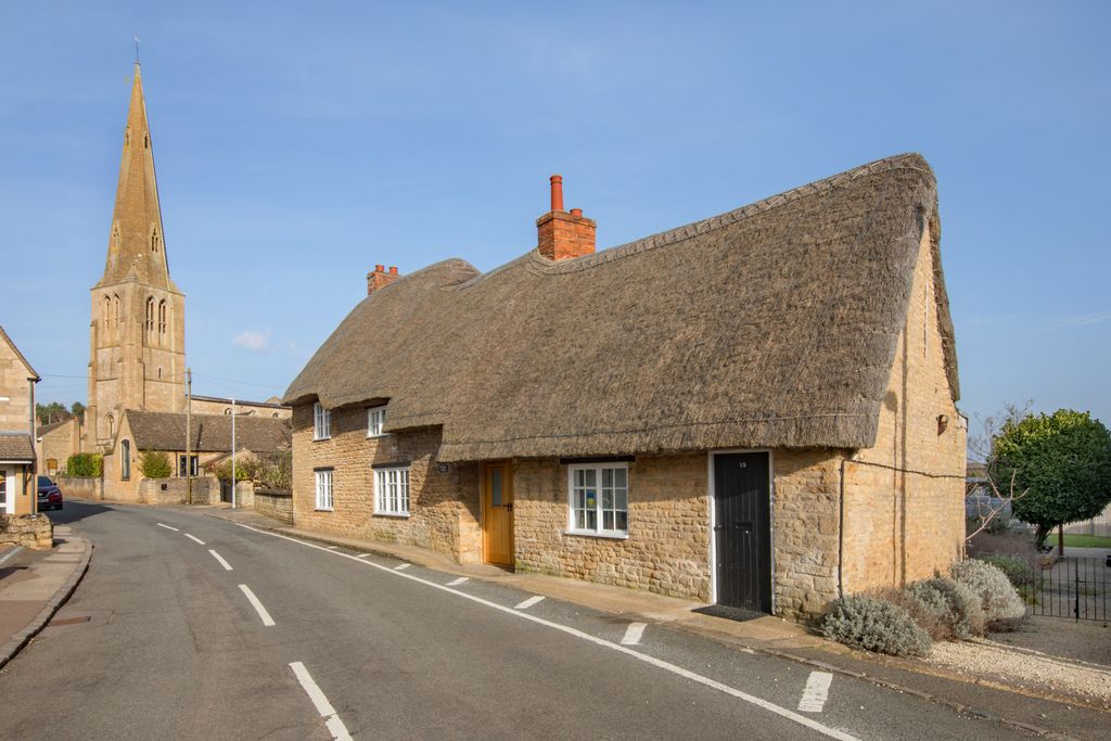 Property photo 1 of 48