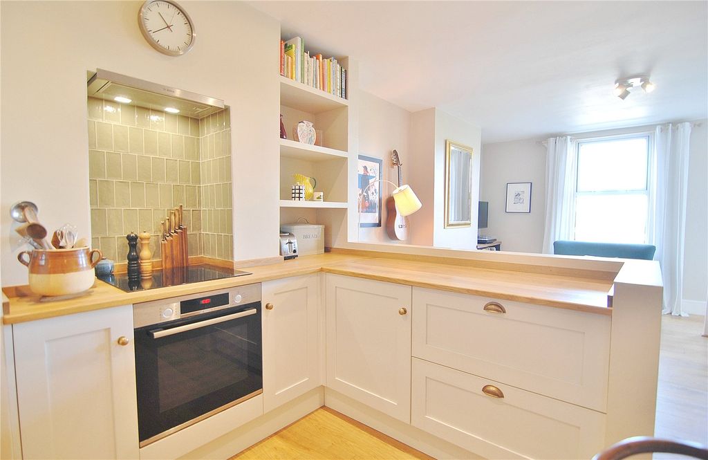 Property photo 3 of 26 Picture No. 32