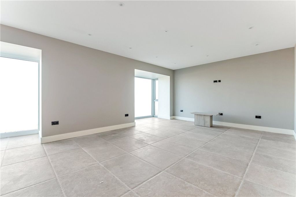 Property photo 1 of 13 Picture No. 12