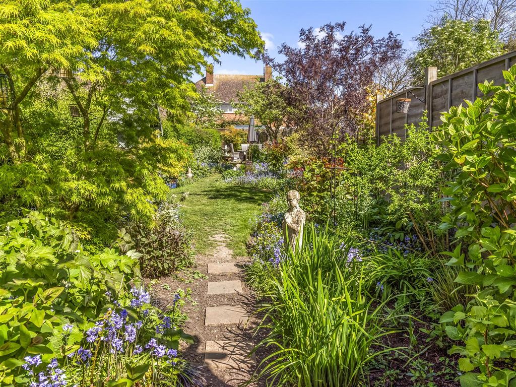 Property photo 2 of 23 37 Angus Road-025.Jpg