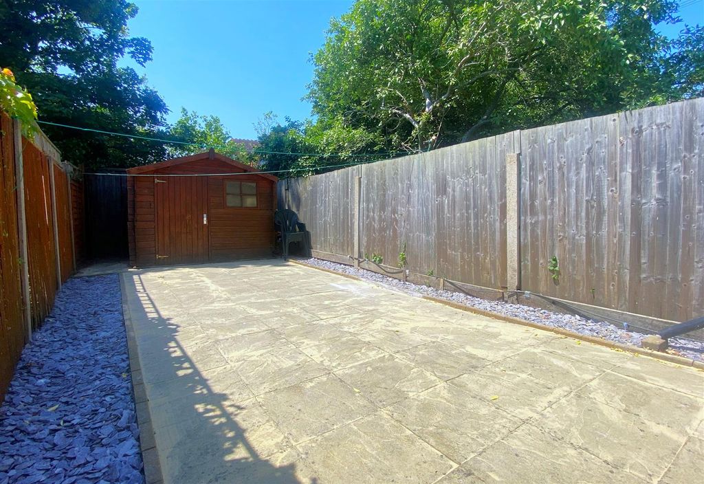 Property photo 3 of 10 Garden.Jpg