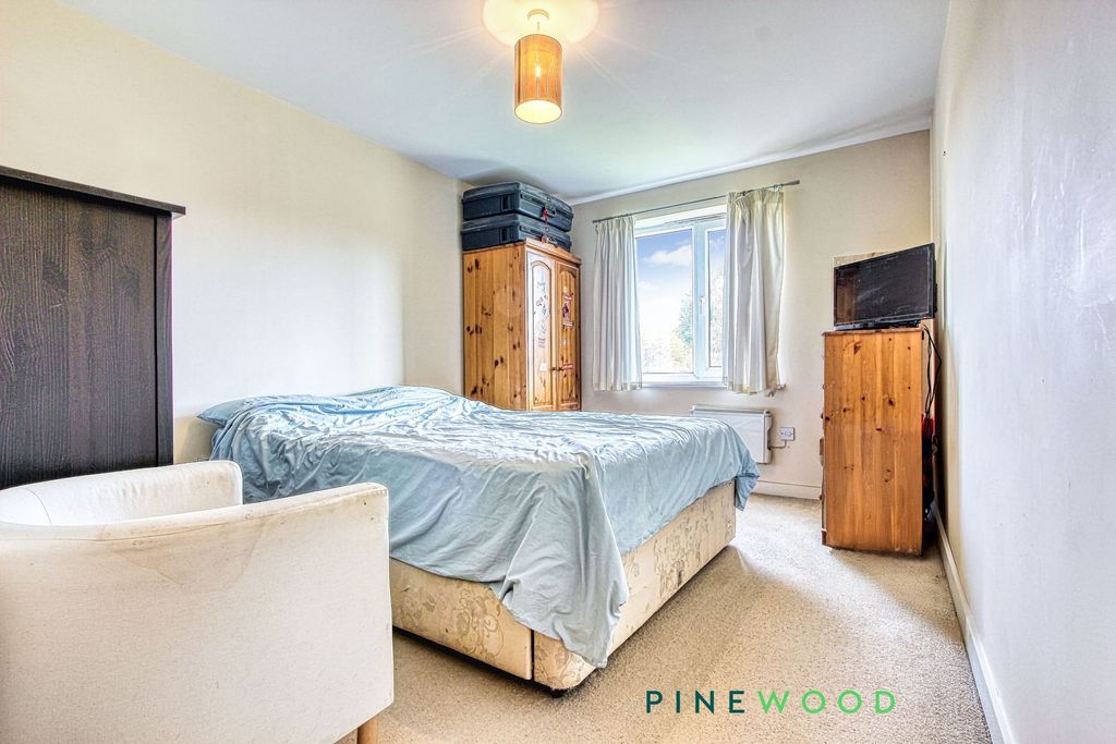 Property photo 2 of 11 Bedroom