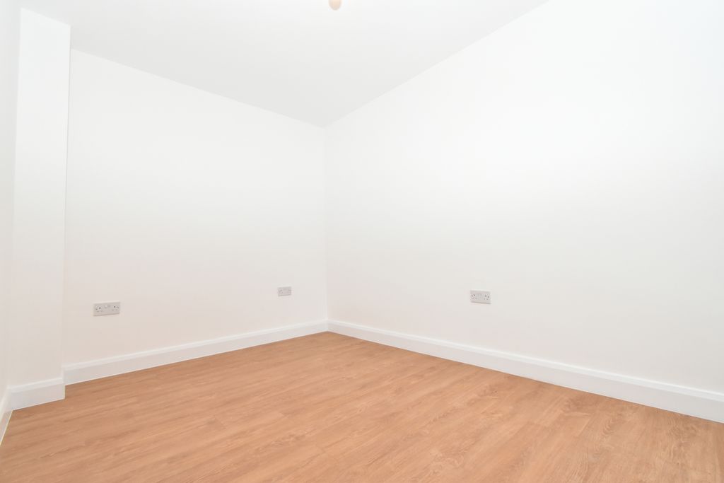 Property photo 3 of 17 Gallery