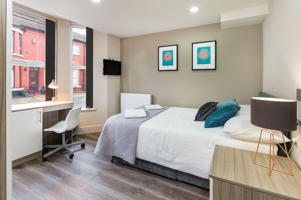 Property photo 1 of 24