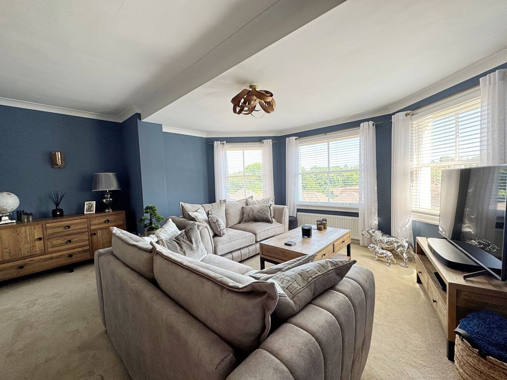 Property photo 2 of 13 14