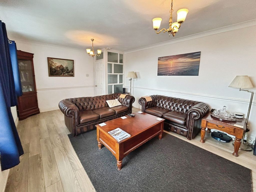 Property photo 3 of 27