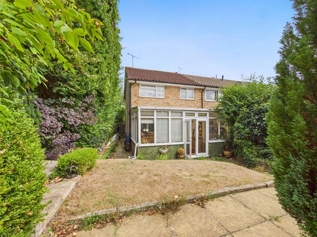 Property photo 2 of 18 Cam01354G0-Pr0566-Still005