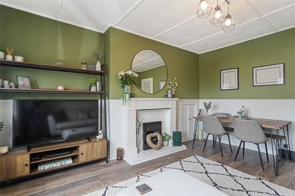 1 bed flat for saleCoatbridge Road, Glenboig, Coatbridge, North Lanarkshire ML5 photo 4