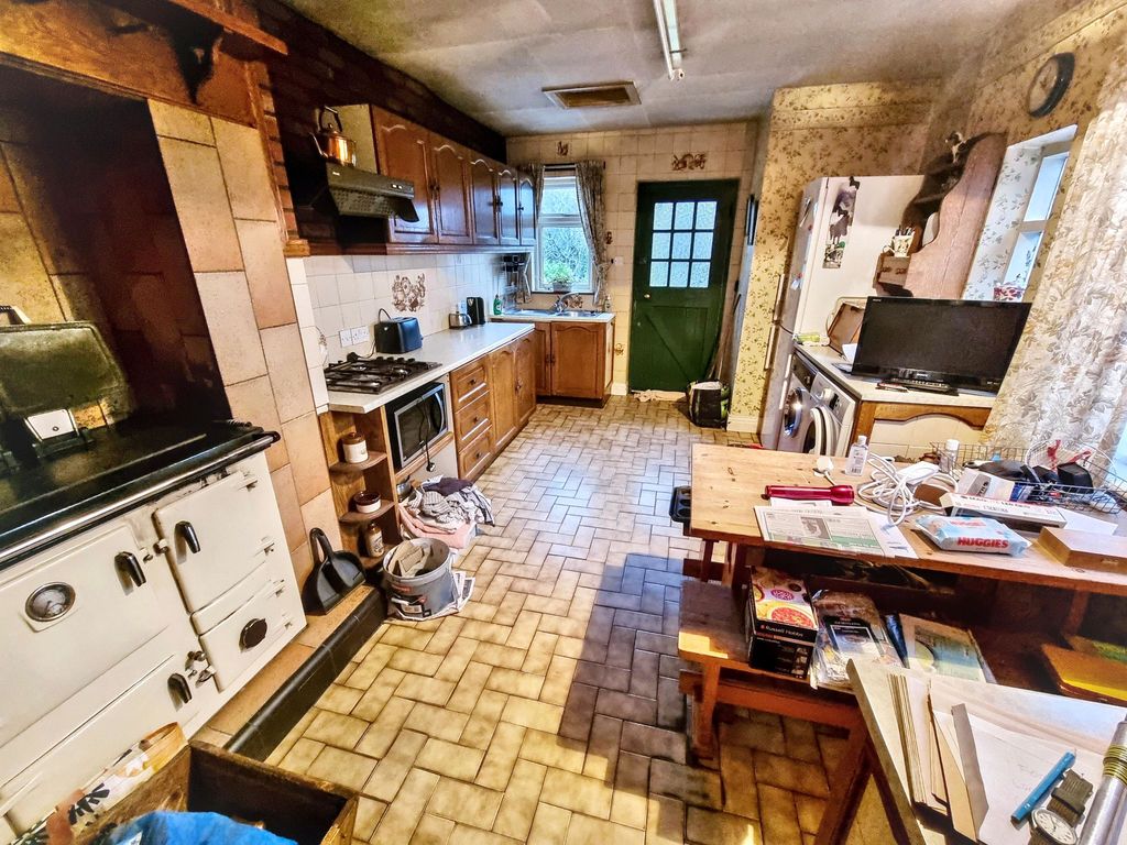 Property photo 3 of 12 Photo 9