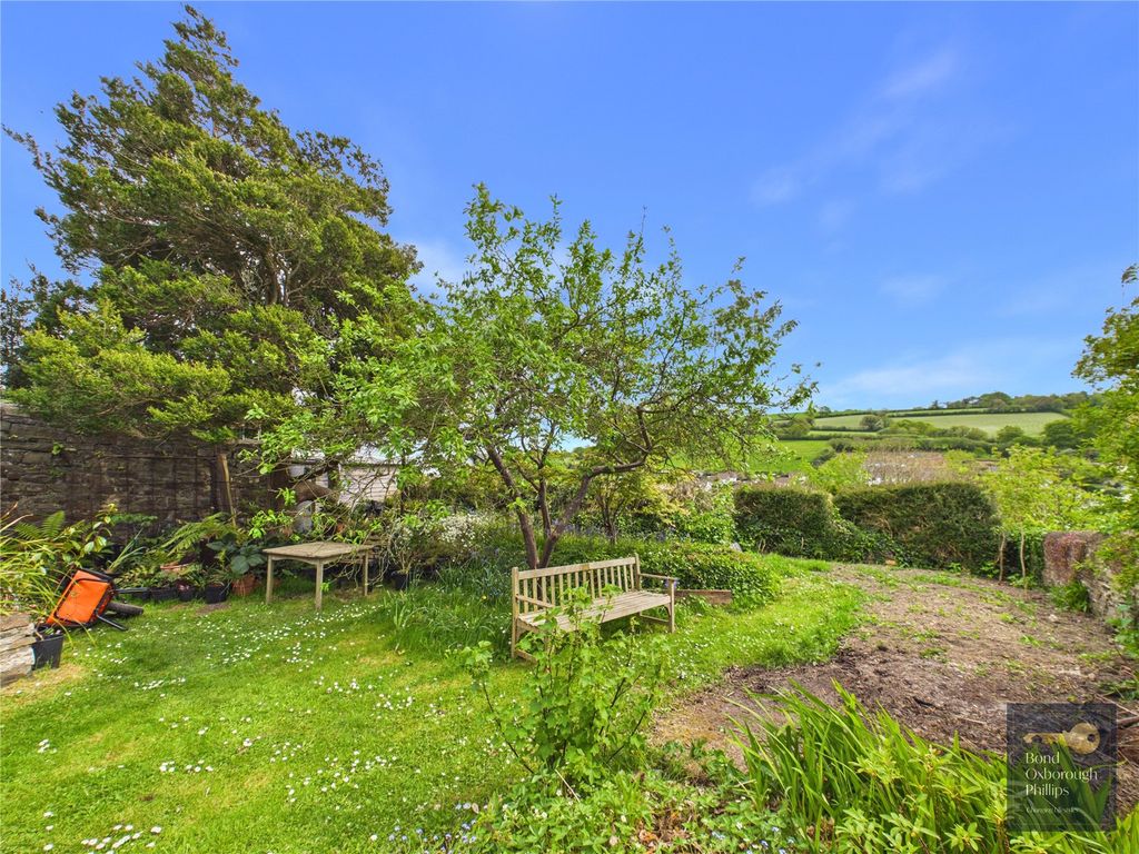 Property photo 3 of 42 Picture No. 04