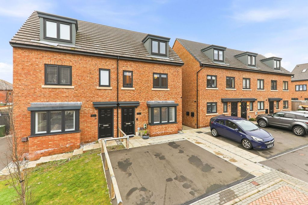 Property photo 2 of 39