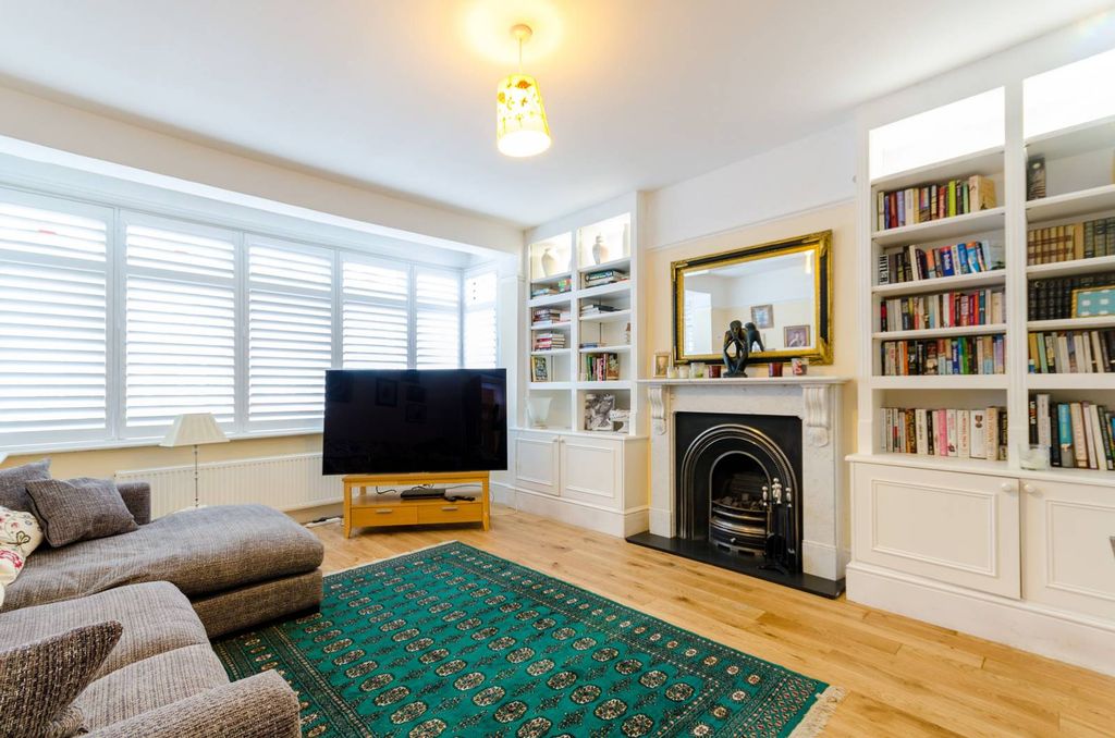 Property photo 2 of 13