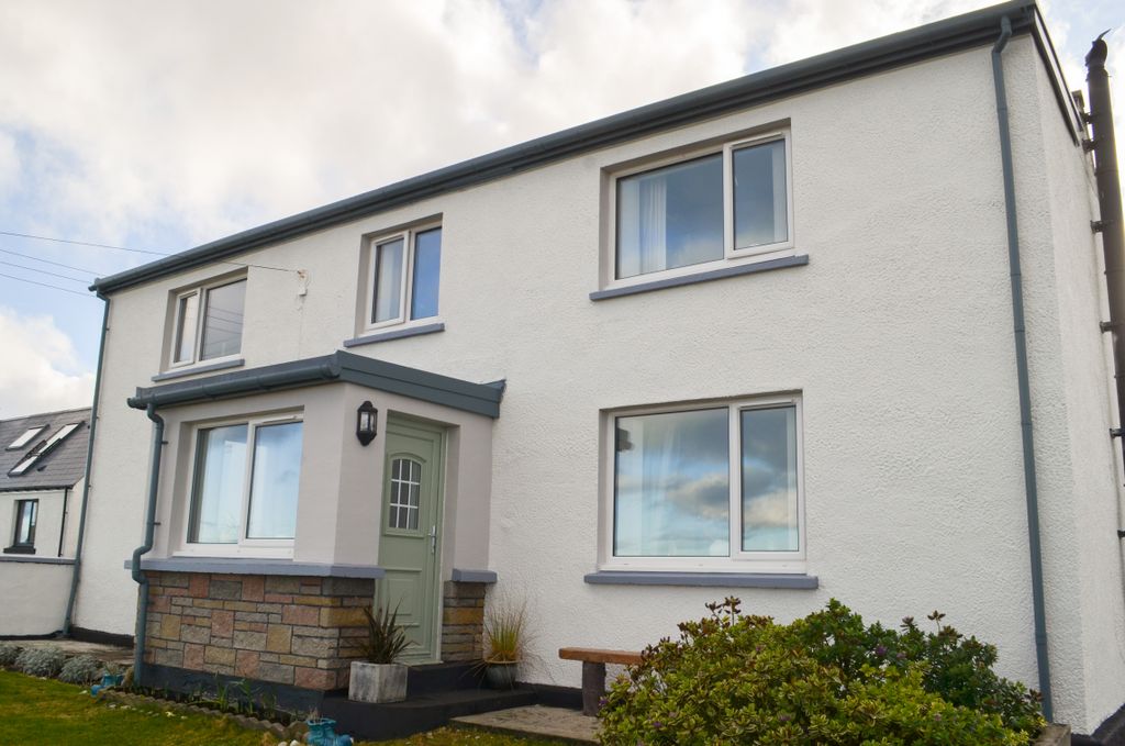 Property photo 1 of 32