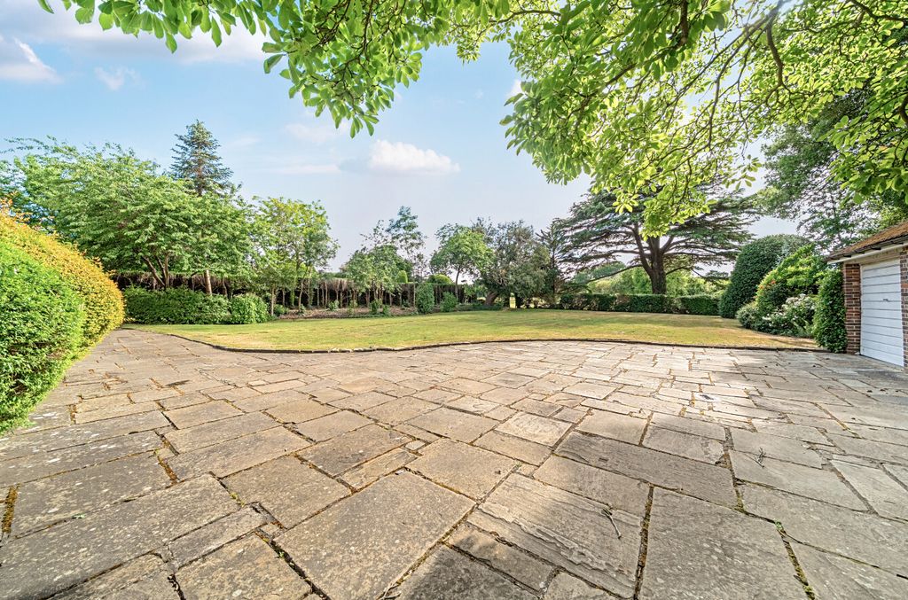 Additional image 15 of 2 bed flat for saleWilderness Road, Chislehurst, Kent BR7