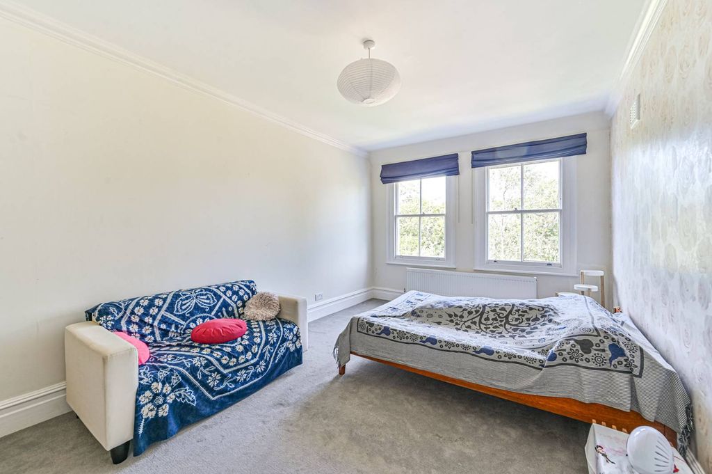 Property photo 3 of 17
