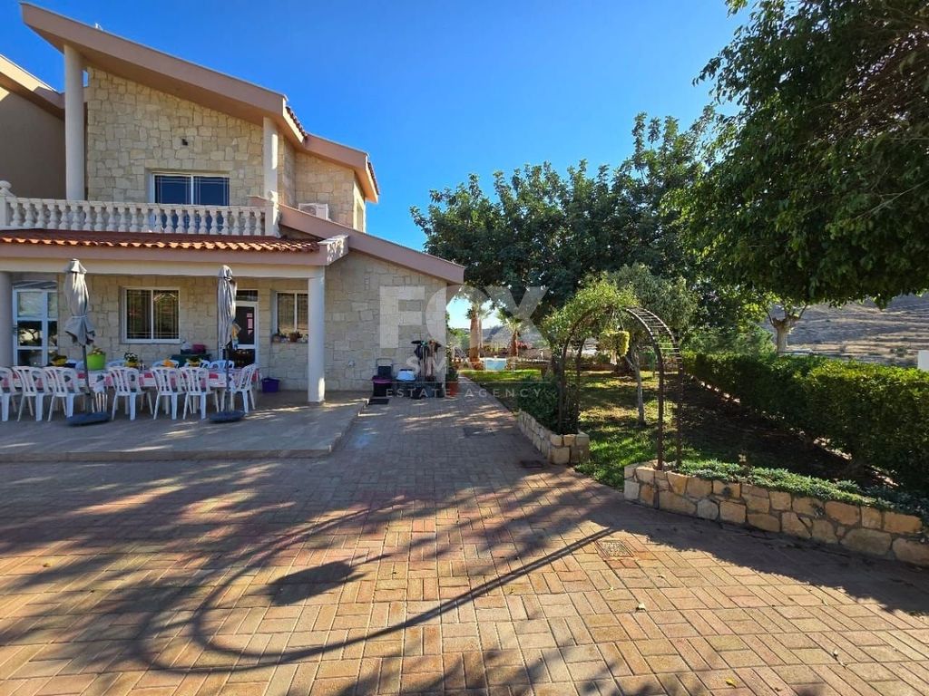 Property photo 3 of 40