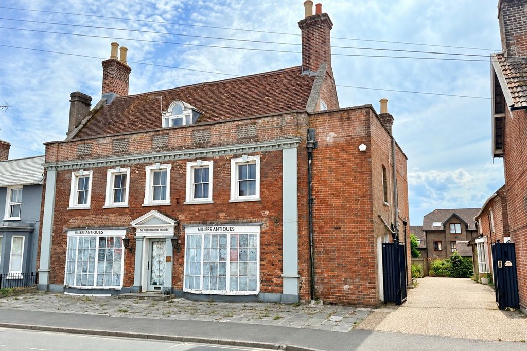 Property photo 1 of 30 Character Town Centre Home