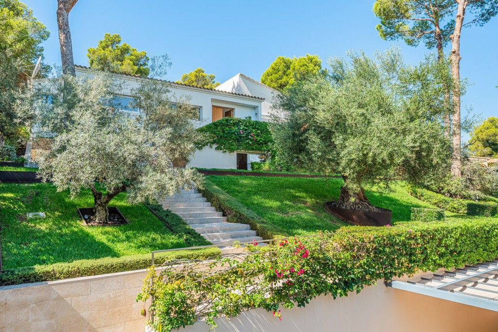 Property photo 1 of 20 Exterior