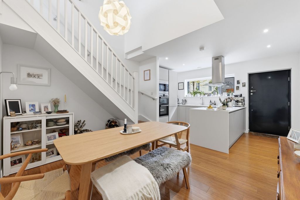 Property photo 1 of 29