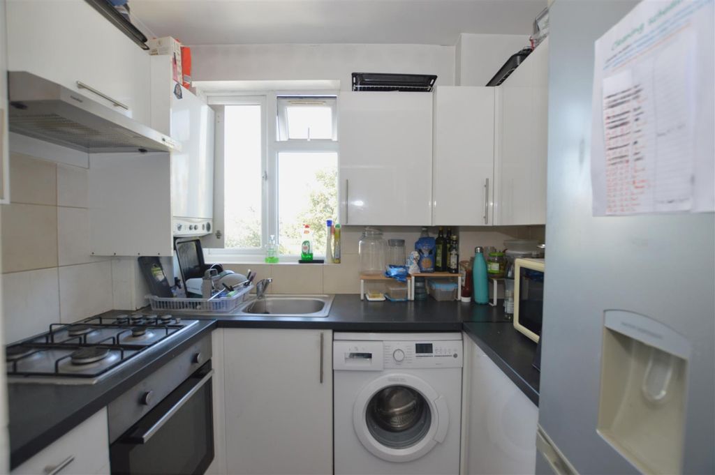 Property photo 2 of 10 50A High Street Kitchen.Jpg