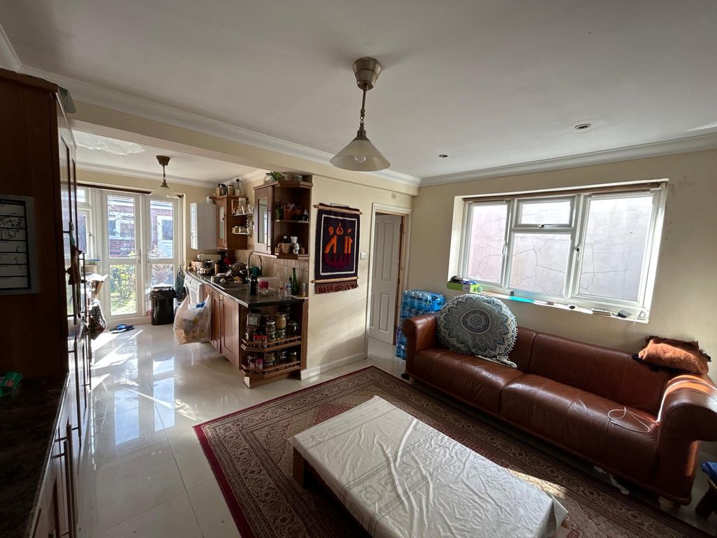 Property photo 2 of 14 Gallery