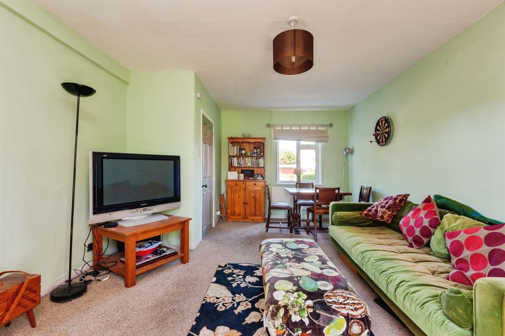 Property photo 2 of 17