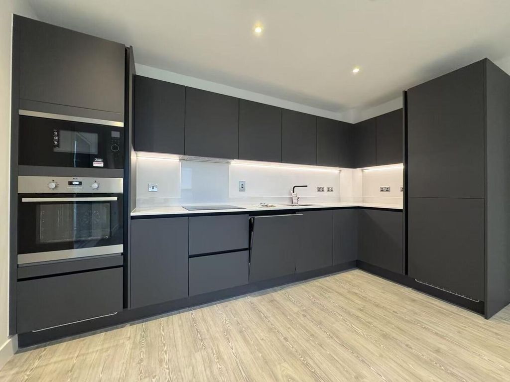 Property photo 1 of 6 Kitchen