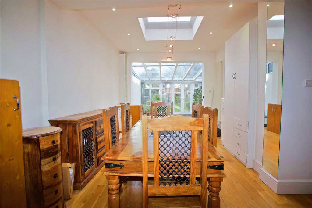 Property photo 2 of 11 Dining Area