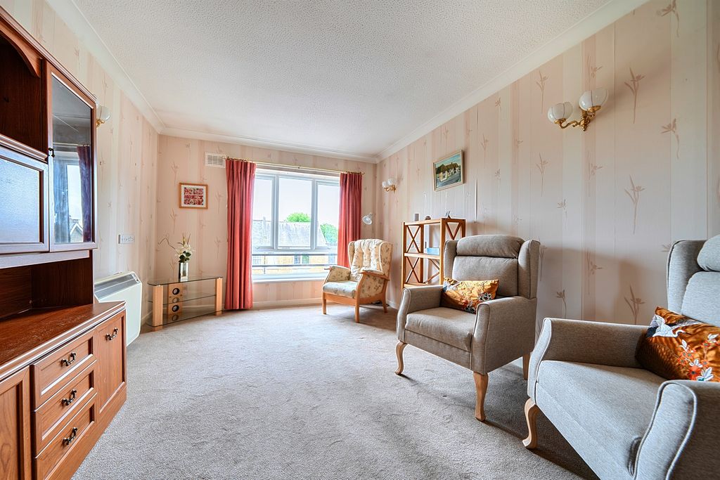 Property photo 2 of 13