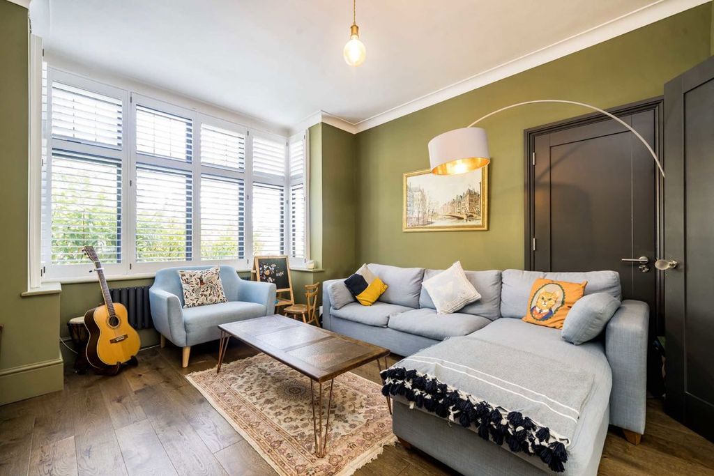 Property photo 2 of 9