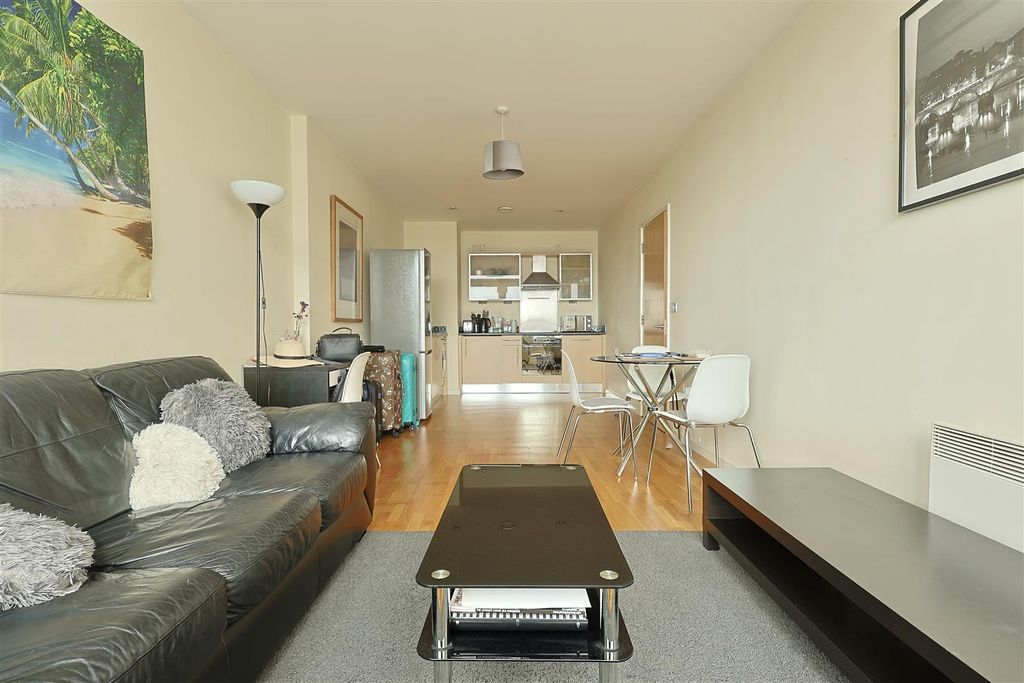 Property photo 1 of 7 363C169F-4Fcc-4044-A9D2-Ef74Fb66150E_1_201_A.Jpeg