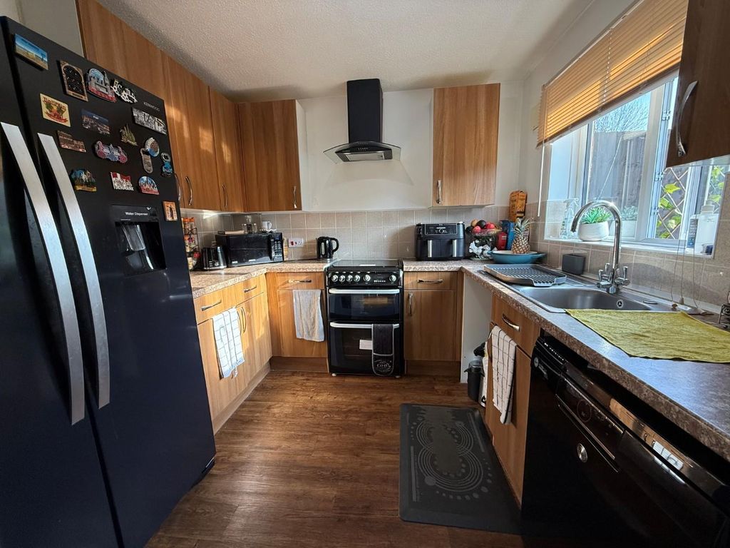 Property photo 3 of 11 2.Jpg