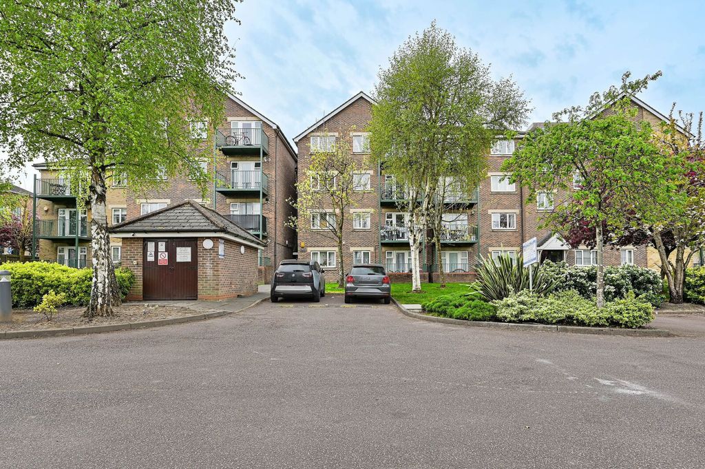 Property photo 2 of 11