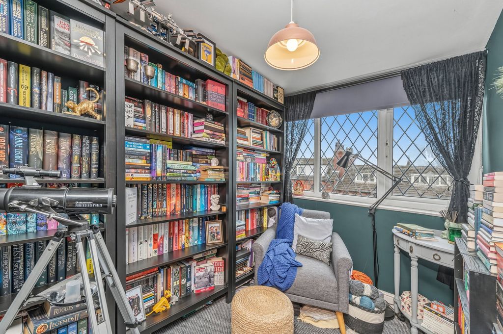 Property photo 3 of 11