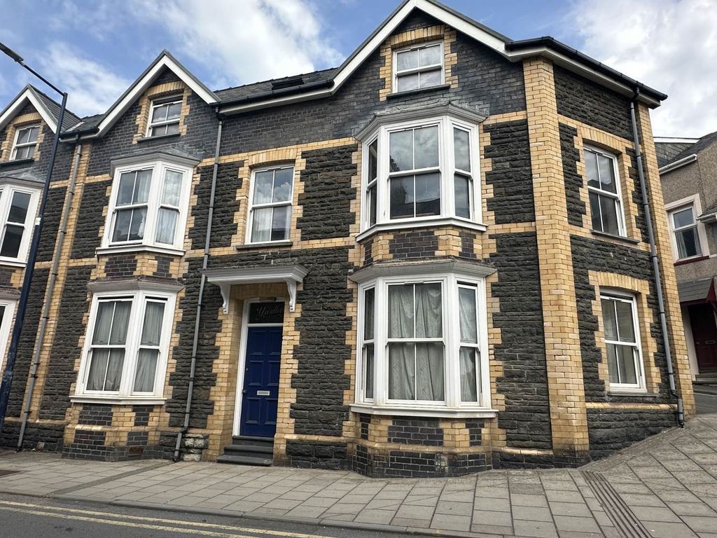 Property photo 1 of 5 Front