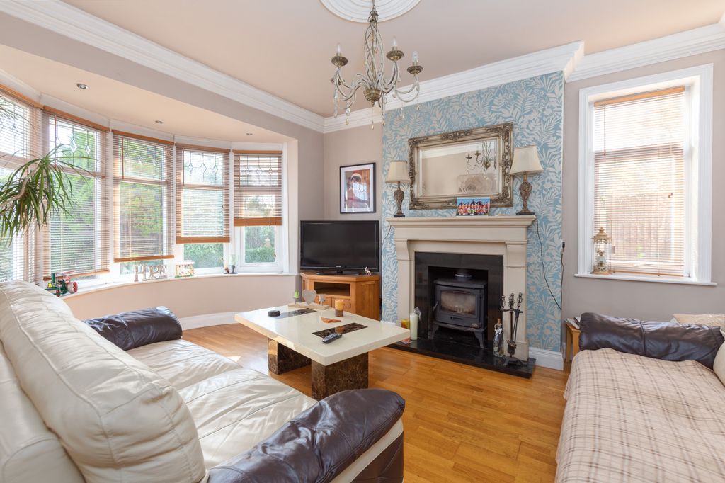 Property photo 2 of 37