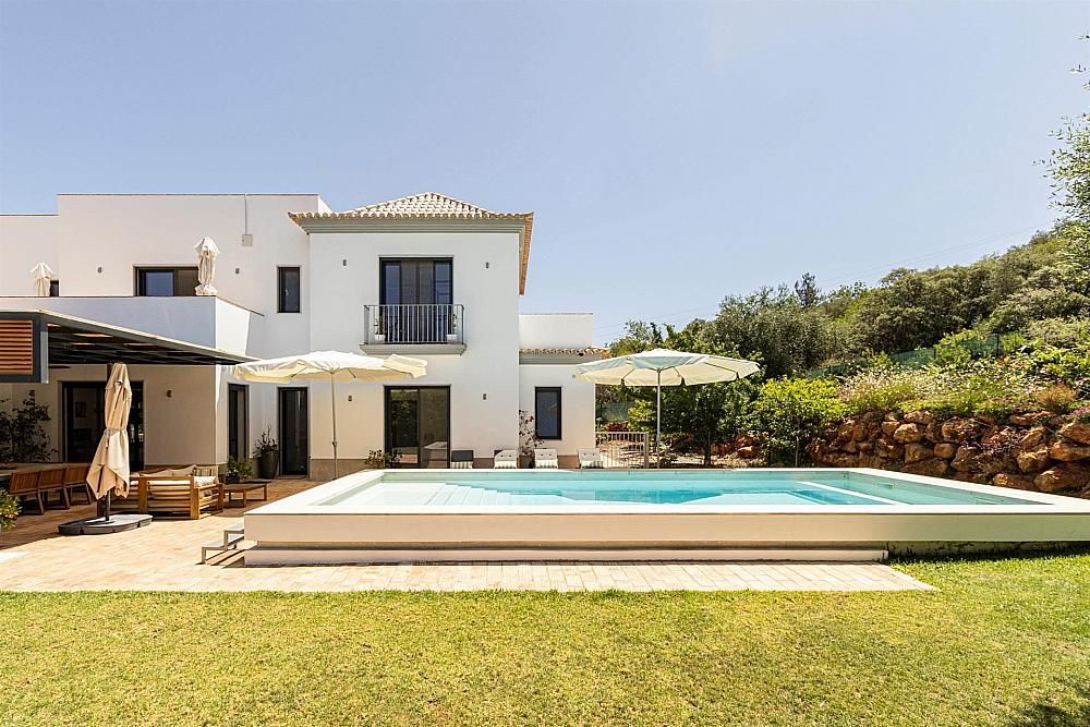 Property photo 2 of 46