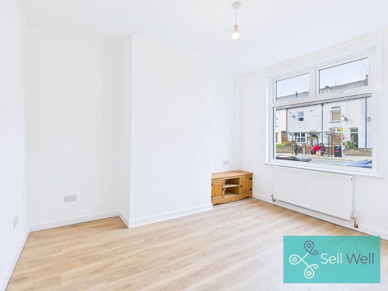 Property photo 2 of 18 Lounge