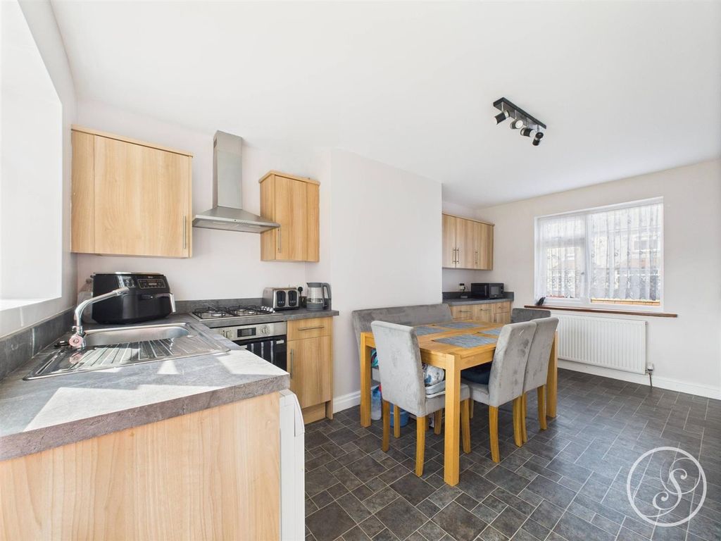 Property photo 3 of 13 Kitchen 2.Jpg