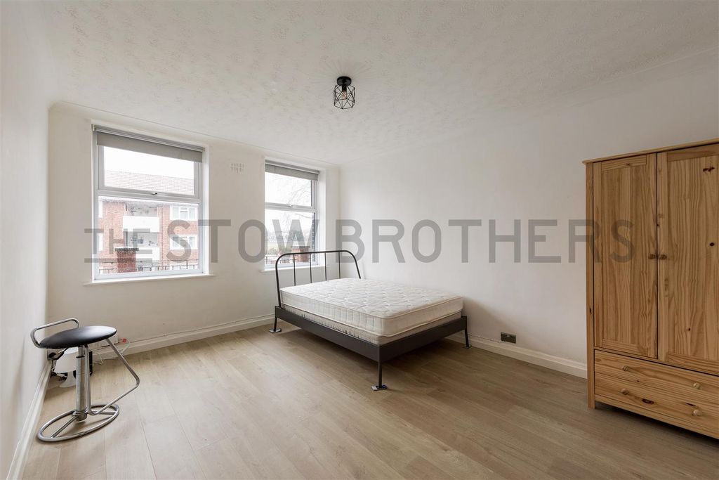 Property photo 3 of 21