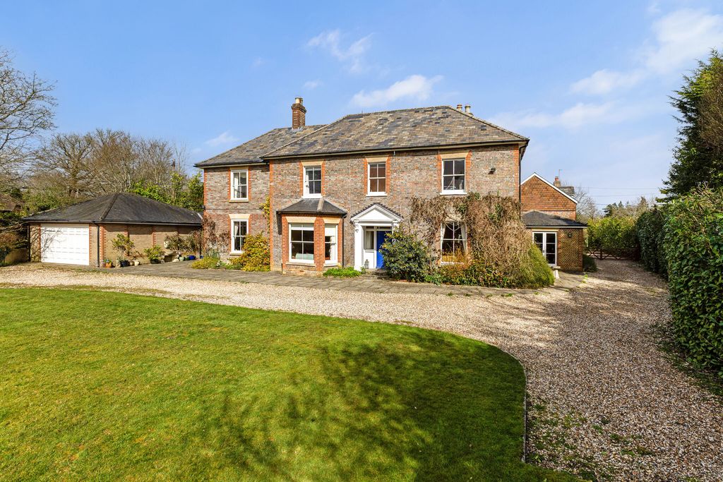 Property photo 2 of 22