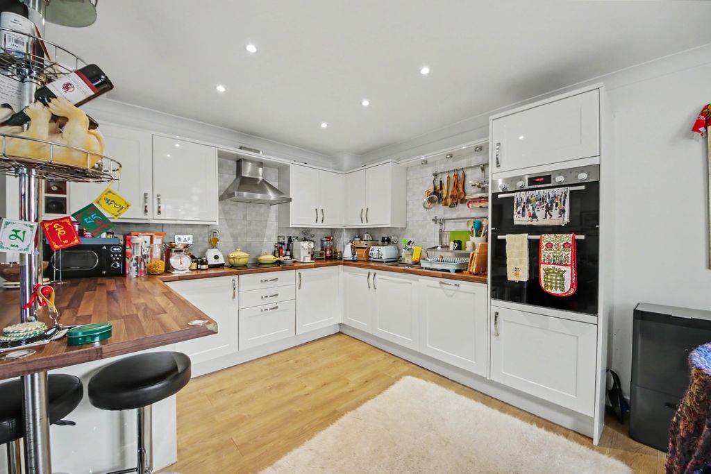 Property photo 3 of 16 Img_8525